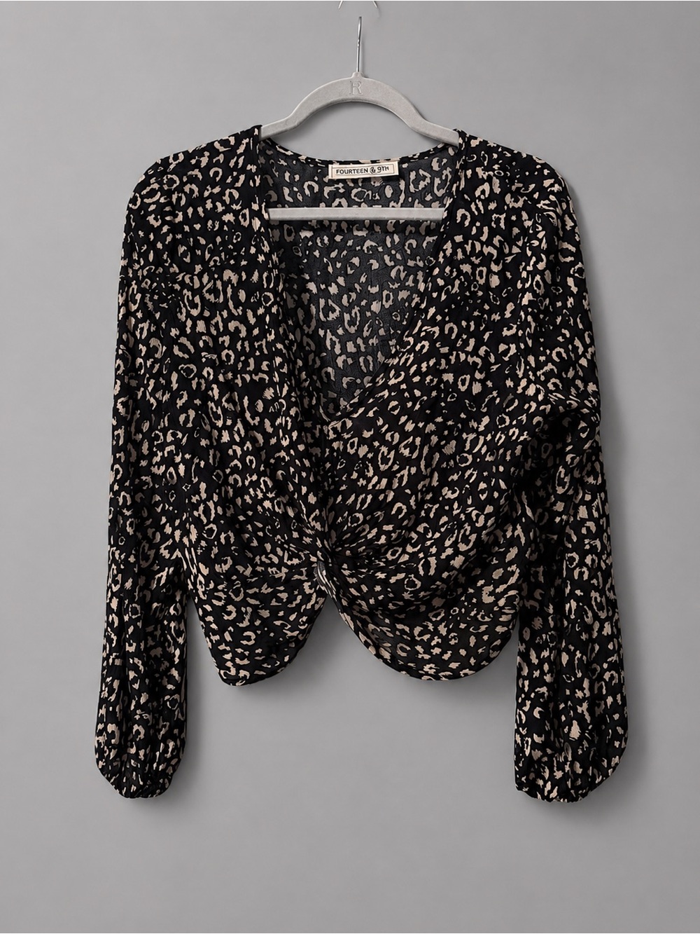 Fourteen & 9th Leopard Print Twist Front Blouse Size Medium